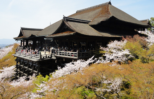 Kiyomizu temple in kyoto